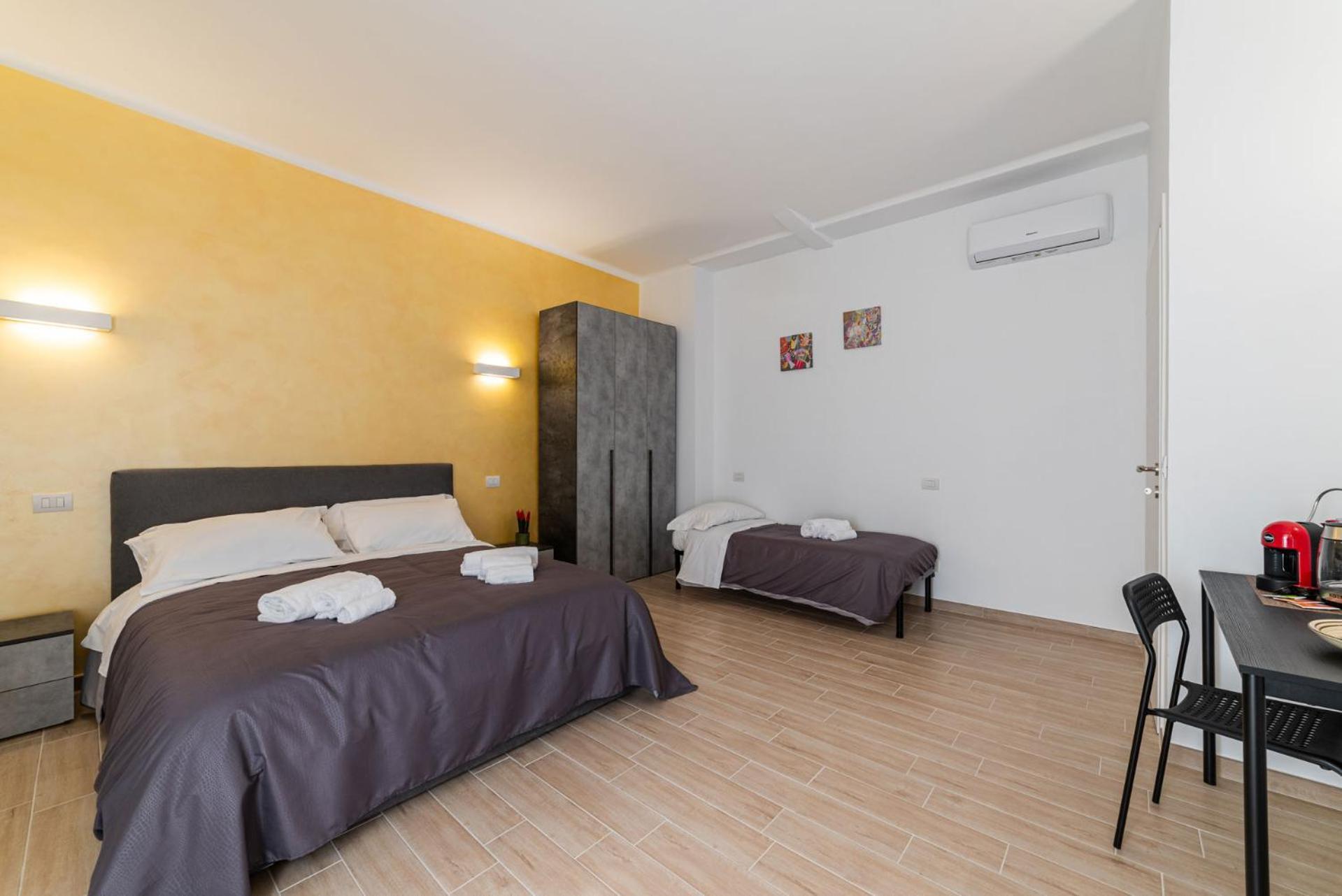 Al Teatro Rooms Bari Exterior photo